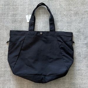 Lululemon side cinch shopper bag